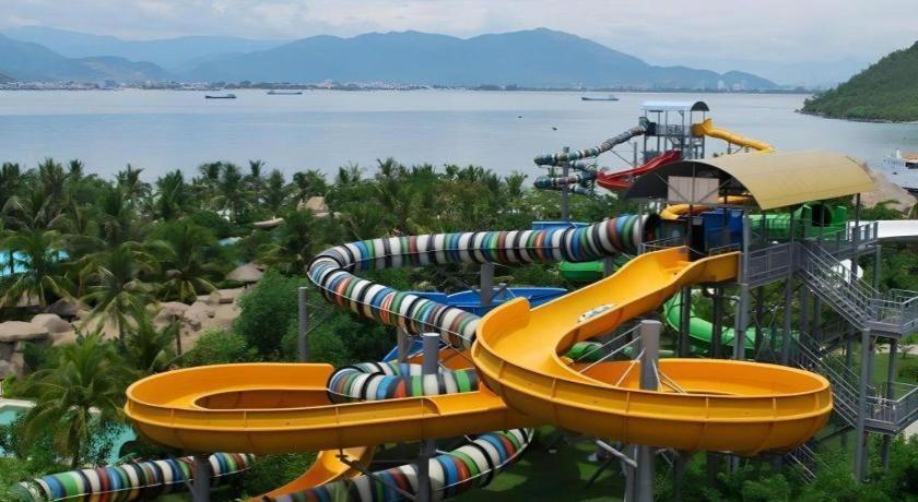 วินเพิร์ล ดิสคัฟเวอรี ร็อคไซด์ ญาจาง Hotel ภายนอก รูปภาพ